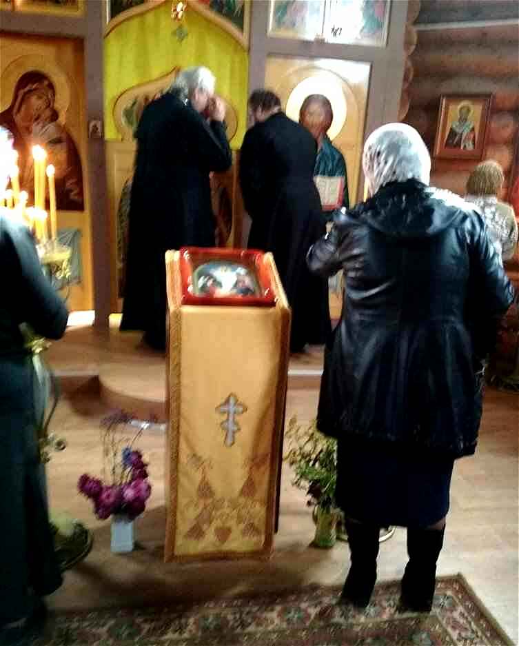 На службе в храме Николая Чудотворца 24 сентября 2017 года