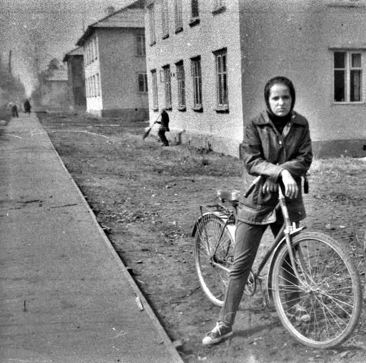 Ученица школы №20 посёлка Падун. 1972 год