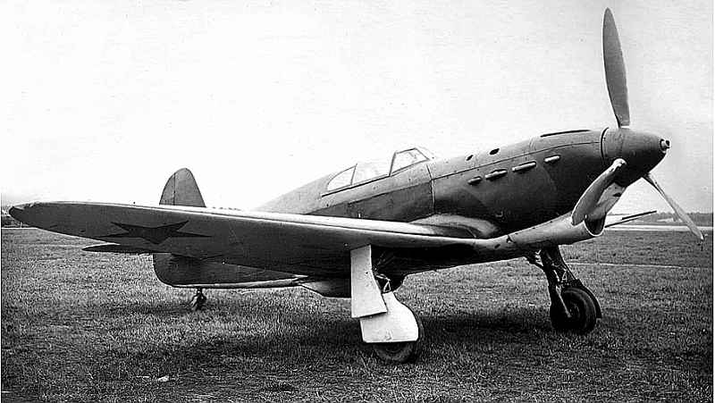 Самолет ЯК-1. На таком самолете воевал Шаманский А.Ф.