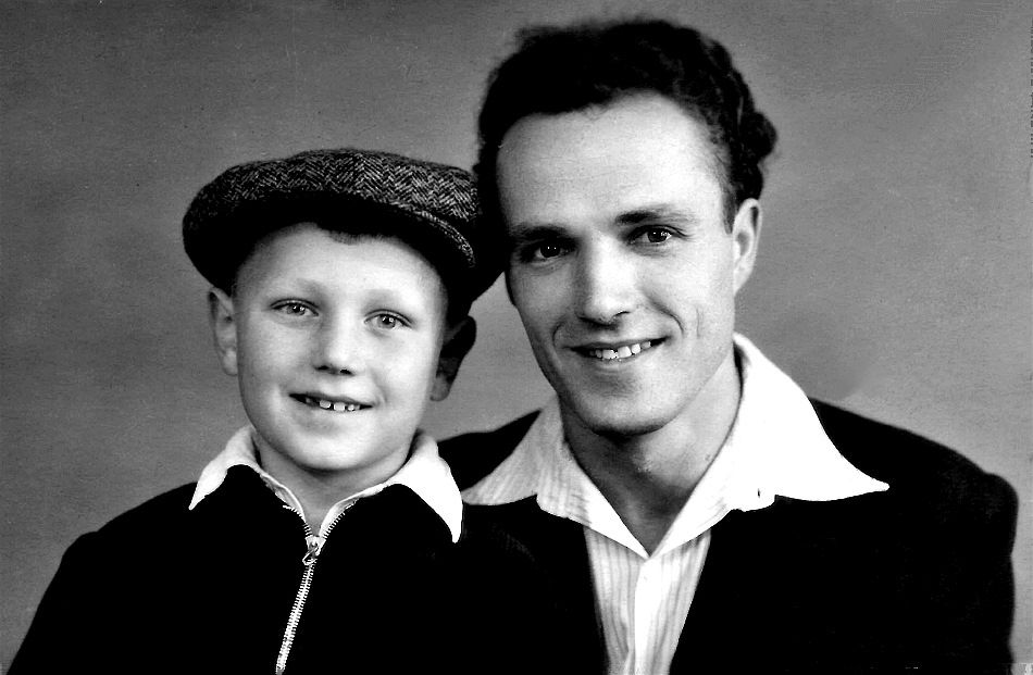 1957 год.Слава с сыном, г. Дергачи