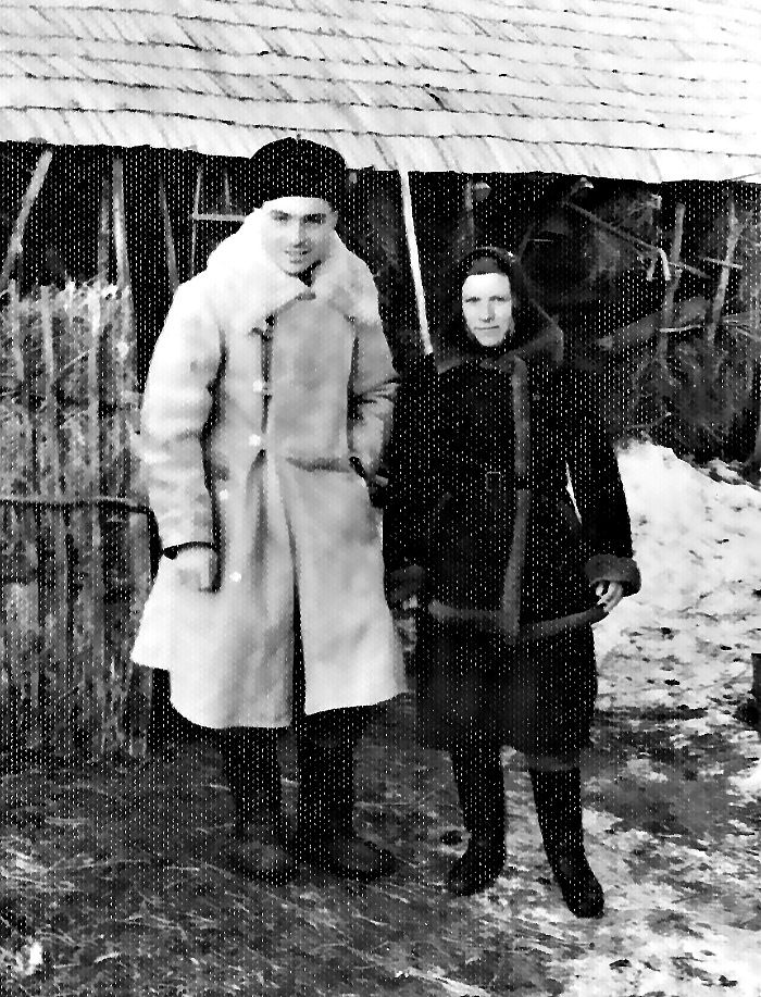 1966 год .Николай Иванович и Екатерина Ниловна Петровы, д. Сивцево Псковской области