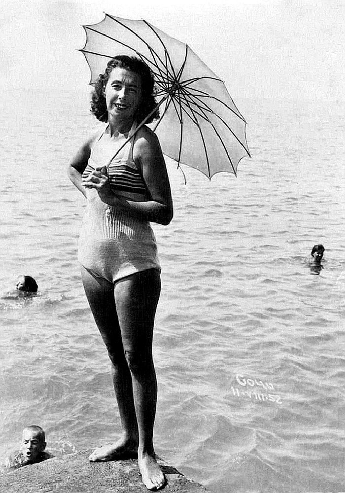 Август 1952 года. Ляля на море в Сочи