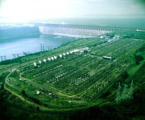 Братская ГЭС. Общий вид со стороны подстанции (Bratsk hydroelectric plant. General view)